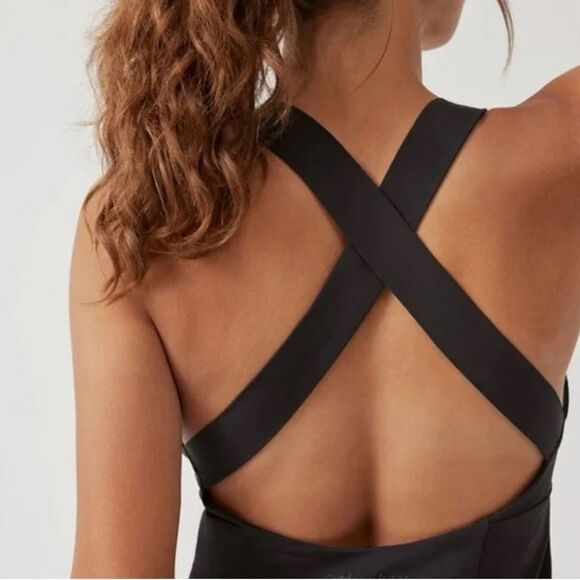 Outdoor Voices Criss Cross Dress - Picture 2 of 6